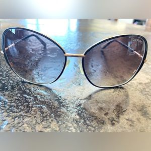 Tom Ford sunnies ☀️